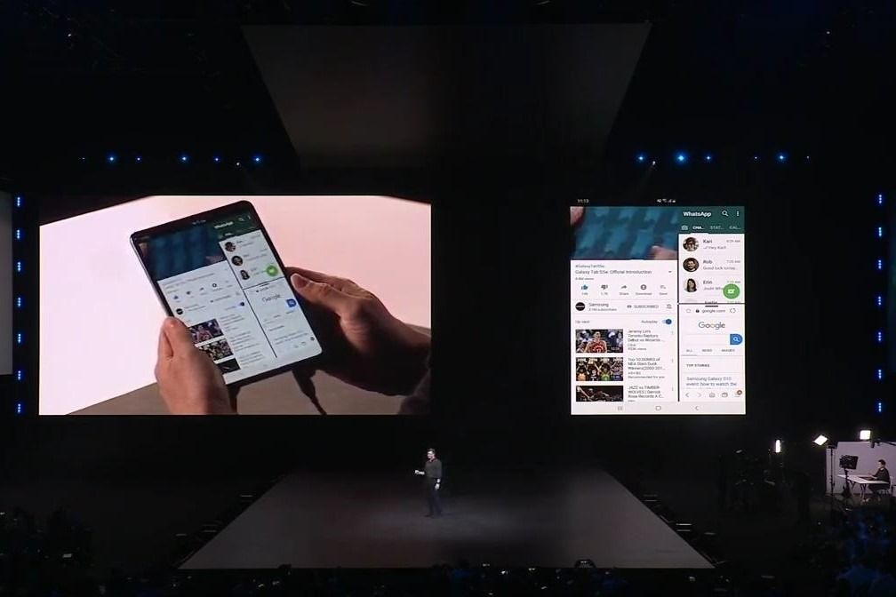 De Galaxy Fold kan drie apps tegelijk op het scherm tonen., .