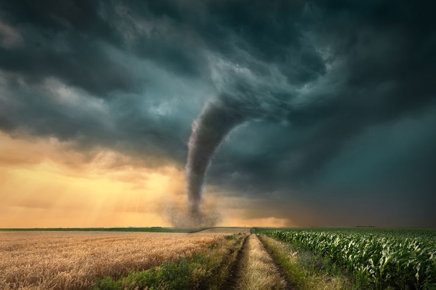 Images Spectaculaires Un Drone Filme Une Tornade Video Environnement Levif